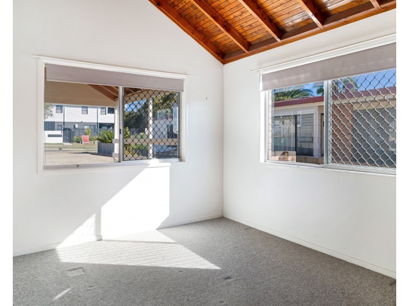 Unit 1/241 South Street, South Toowoomba QLD 4350