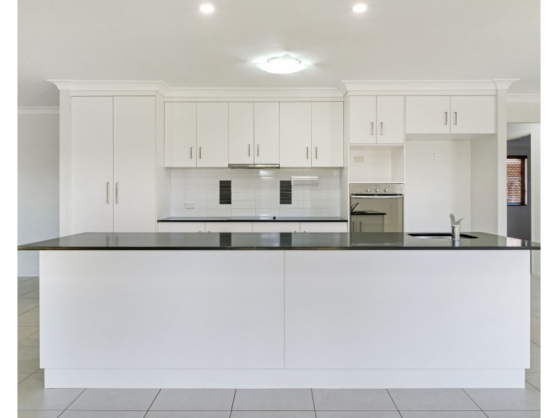 8 Clara Street, Highfields QLD 4352