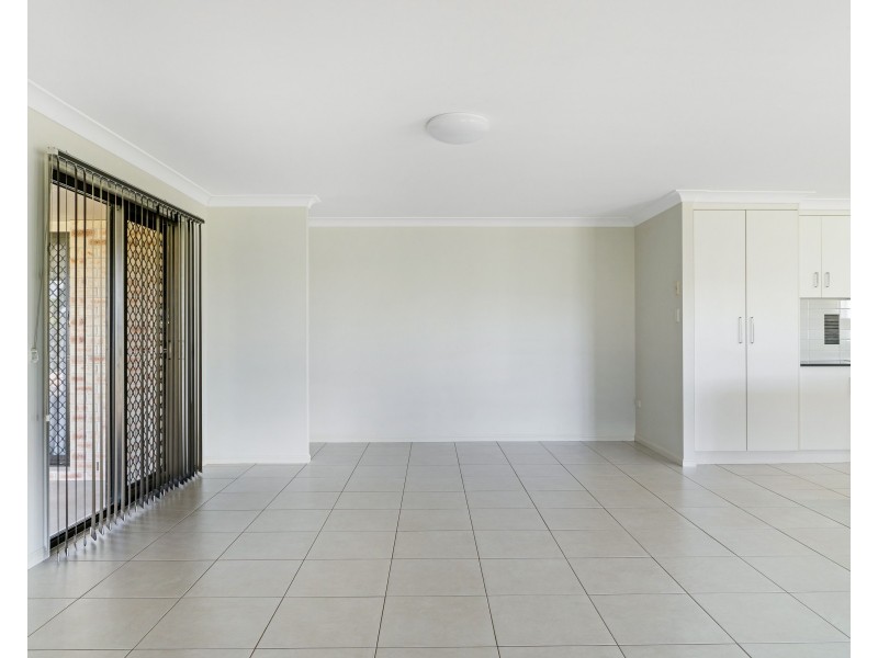 8 Clara Street, Highfields QLD 4352