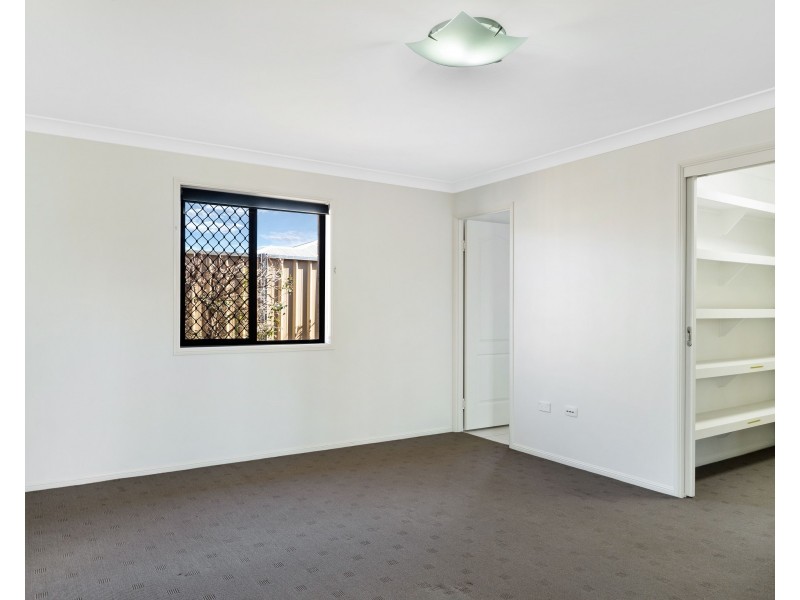 8 Clara Street, Highfields QLD 4352