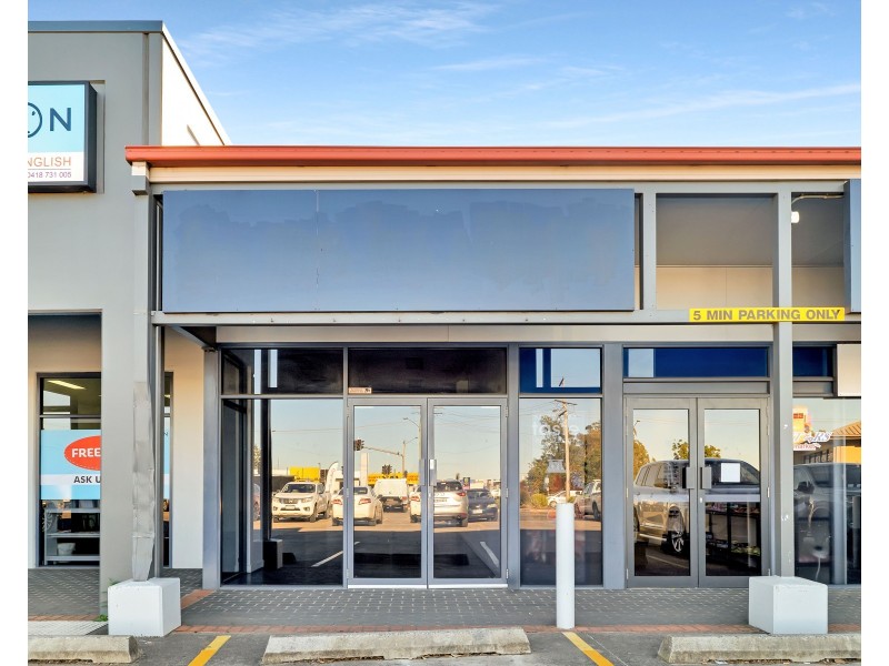 Shop 4/131 Anzac Avenue, Newtown QLD 4350