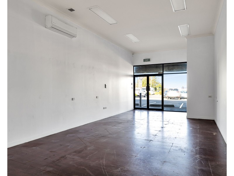 Shop 4/131 Anzac Avenue, Newtown QLD 4350