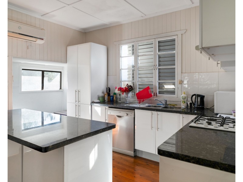 11A Trevethan Street, Mount Lofty QLD 4350
