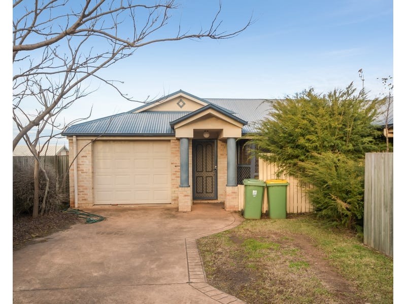 Unit 2/396 West Street, Kearneys Spring QLD 4350