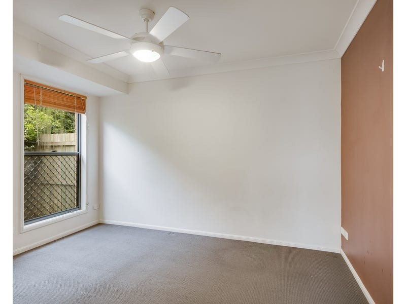 Unit 2/396 West Street, Kearneys Spring QLD 4350