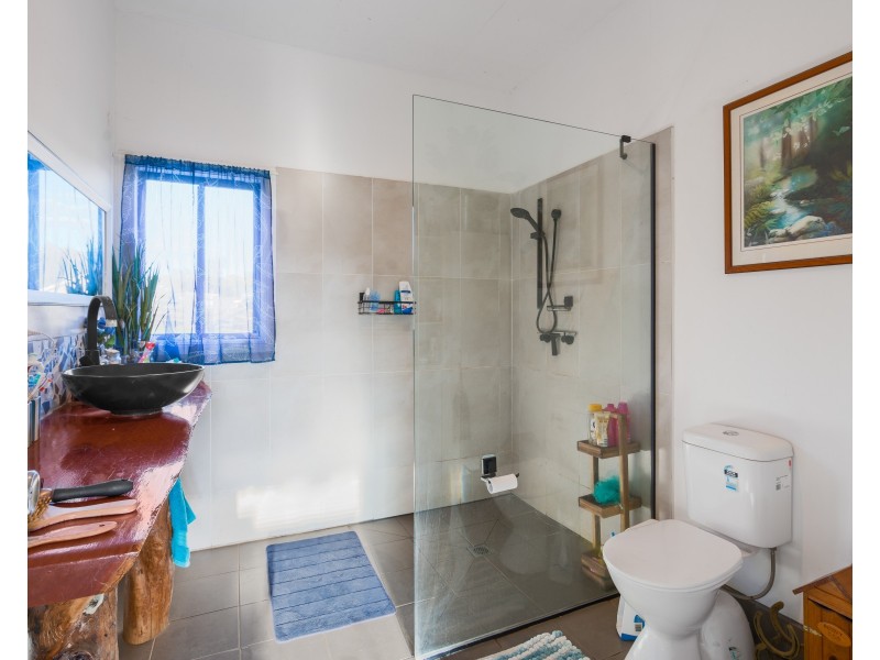 438 Douglas Plainby Road, Douglas QLD 4354