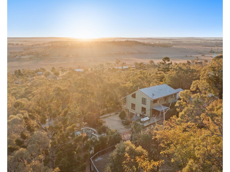 32 Linora Drive, Gowrie Mountain QLD 4350