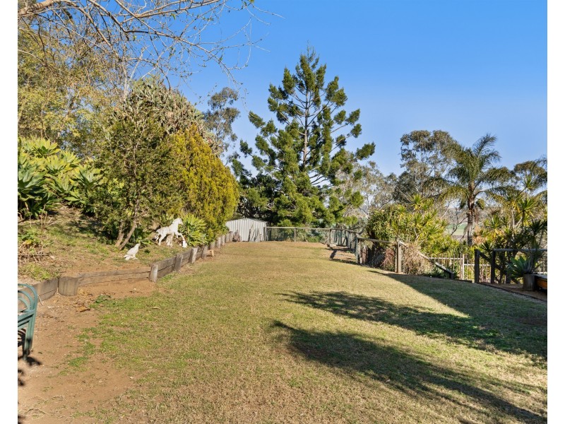 32 Linora Drive, Gowrie Mountain QLD 4350