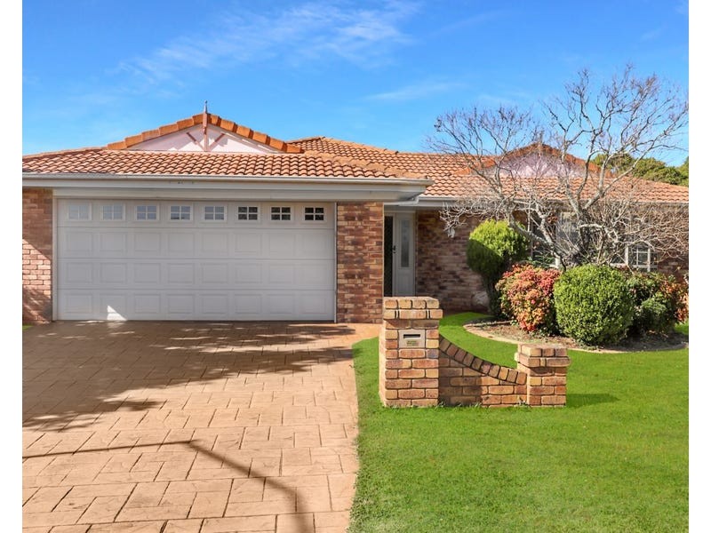 2 Zinnia Court, Middle Ridge QLD 4350