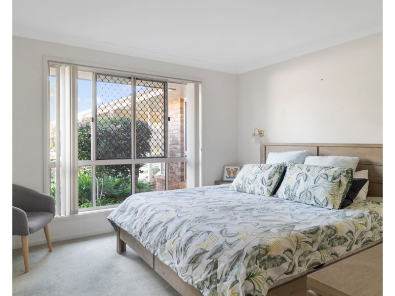 2 Zinnia Court, Middle Ridge QLD 4350