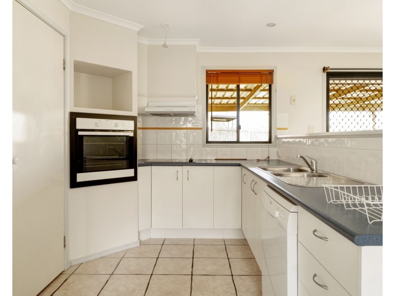 8 Lyness Court, Wilsonton Heights QLD 4350