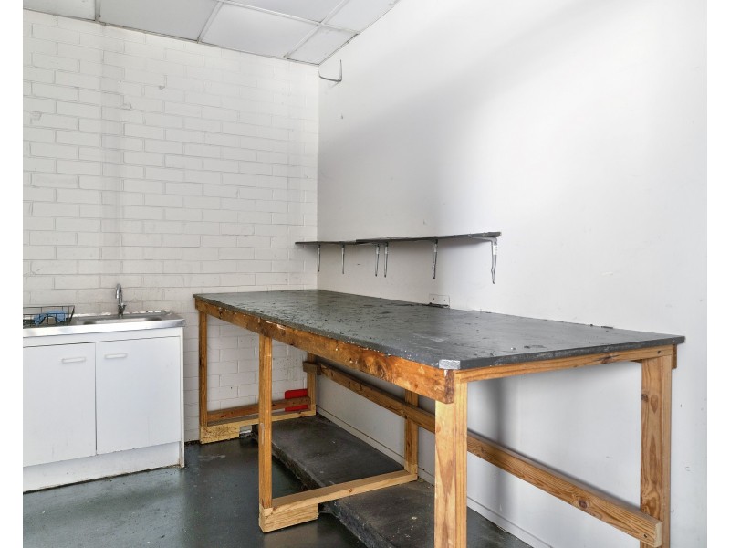 Shop B/340 Alderley Street, Kearneys Spring QLD 4350