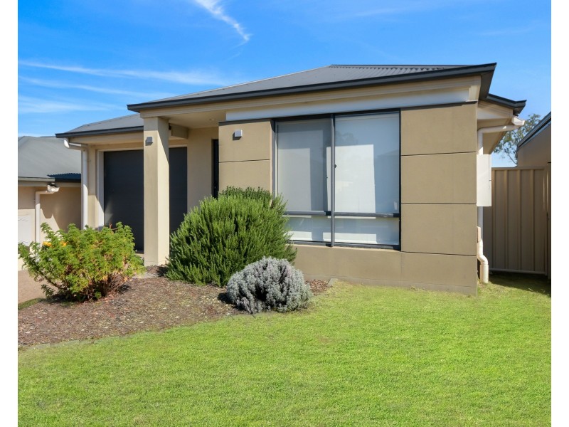 24 Minnett Street, Glenvale QLD 4350