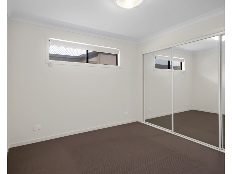 24 Minnett Street, Glenvale QLD 4350