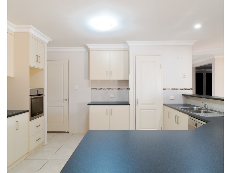 11 Sommariva Street, Westbrook QLD 4350