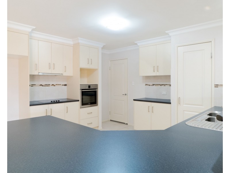 11 Sommariva Street, Westbrook QLD 4350