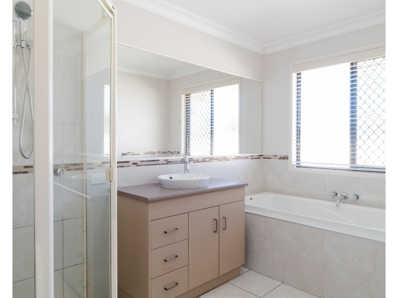 11 Sommariva Street, Westbrook QLD 4350