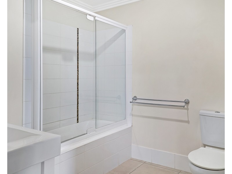 Unit 11/381 Greenwattle Street, Wilsonton QLD 4350