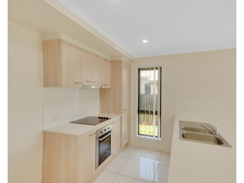 Unit 1/38 Weebah Place, Cambooya QLD 4358