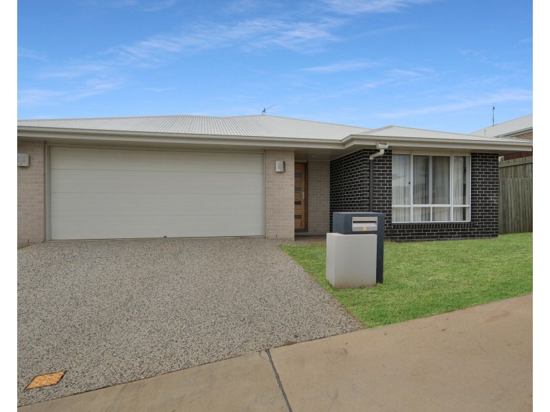 3 Peony Lane, Glenvale QLD 4350