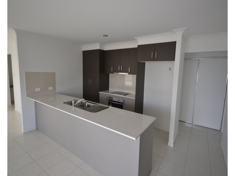 Unit 2/10 Preston Court, Glenvale QLD 4350
