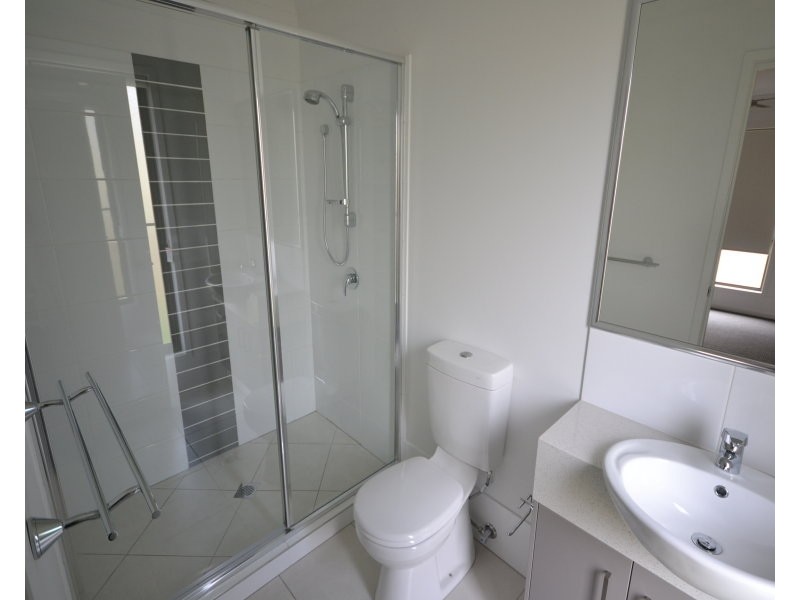 Unit 2/10 Preston Court, Glenvale QLD 4350
