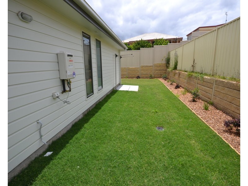 Unit 2/10 Preston Court, Glenvale QLD 4350
