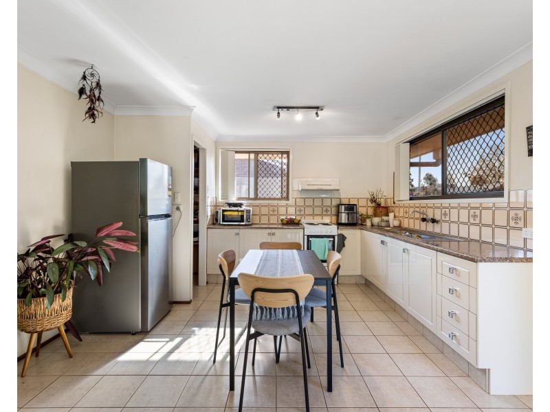 2 Storey Street, Centenary Heights QLD 4350