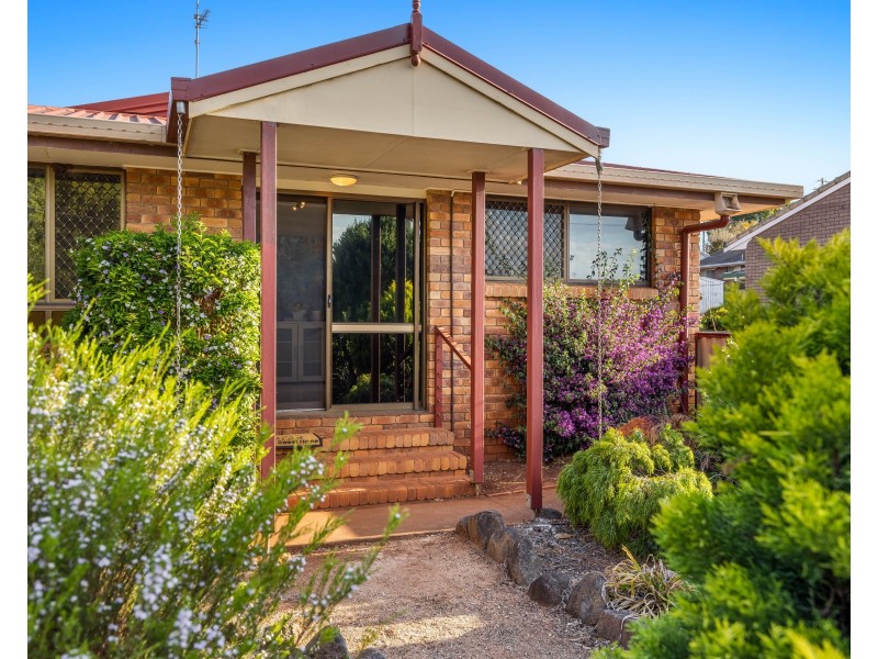 2 Storey Street, Centenary Heights QLD 4350