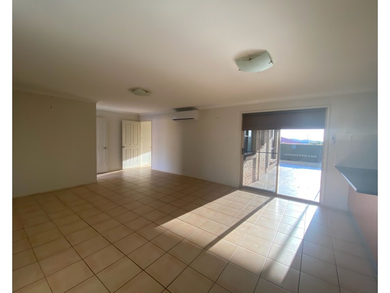 12 Oliver Street, Highfields QLD 4352