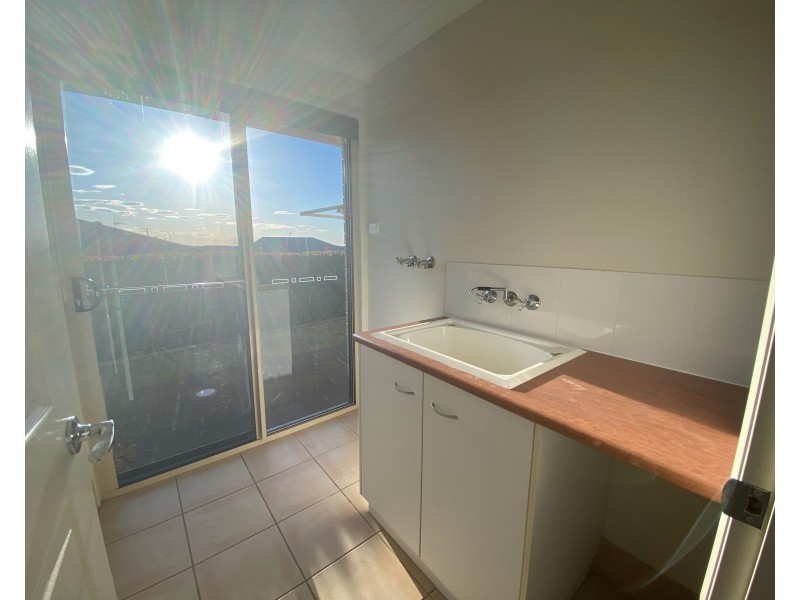 12 Oliver Street, Highfields QLD 4352