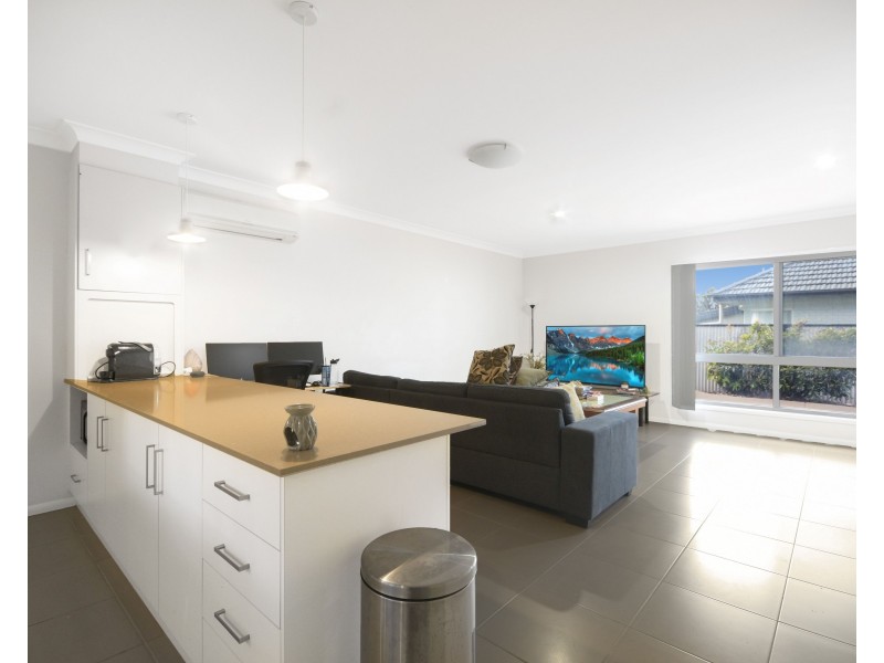 Unit 2/421 Tor Street, Newtown QLD 4305