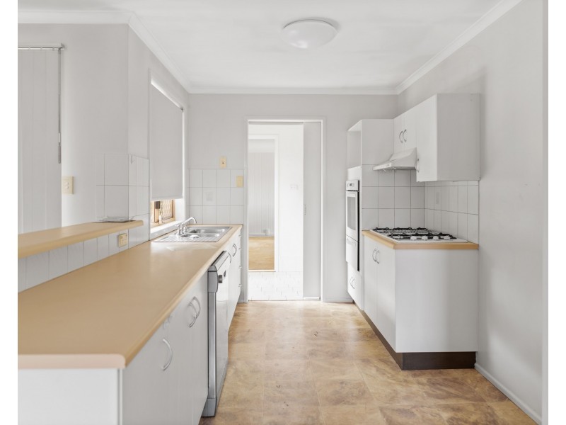 16 Carmen Street, Kearneys Spring QLD 4350