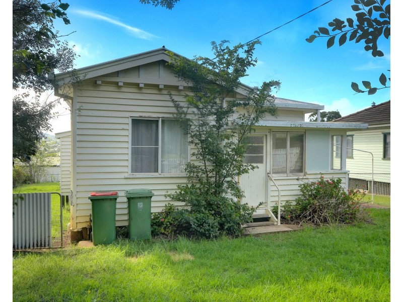 6 Hillside Street, Newtown QLD 4350