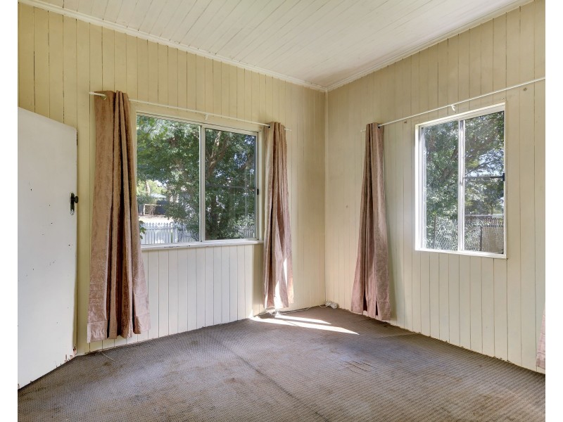 6 Hillside Street, Newtown QLD 4350