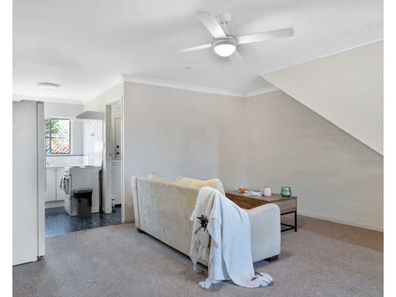 Unit 6/9 Whitefriars Street, Rockville QLD 4350