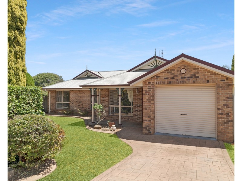 11 Nimrod Court, Wilsonton QLD 4350