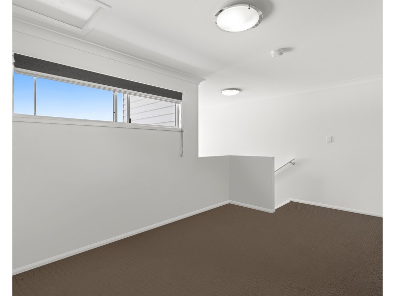 Unit 4/397 Stenner Street, Kearneys Spring QLD 4350