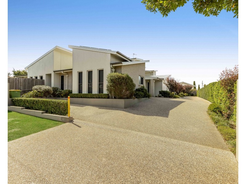 Unit 4/397 Stenner Street, Kearneys Spring QLD 4350