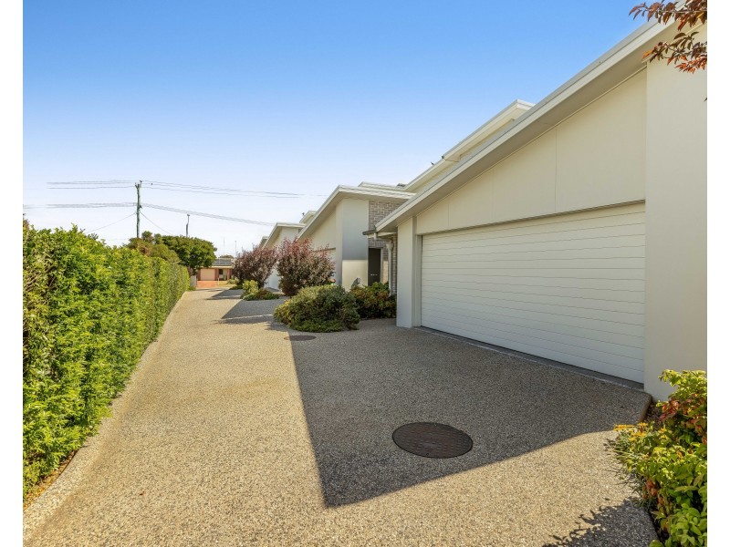 Unit 4/397 Stenner Street, Kearneys Spring QLD 4350