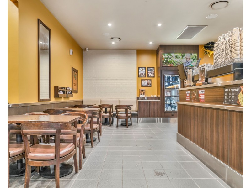 Shop 8/131 Anzac Avenue, Newtown QLD 4350