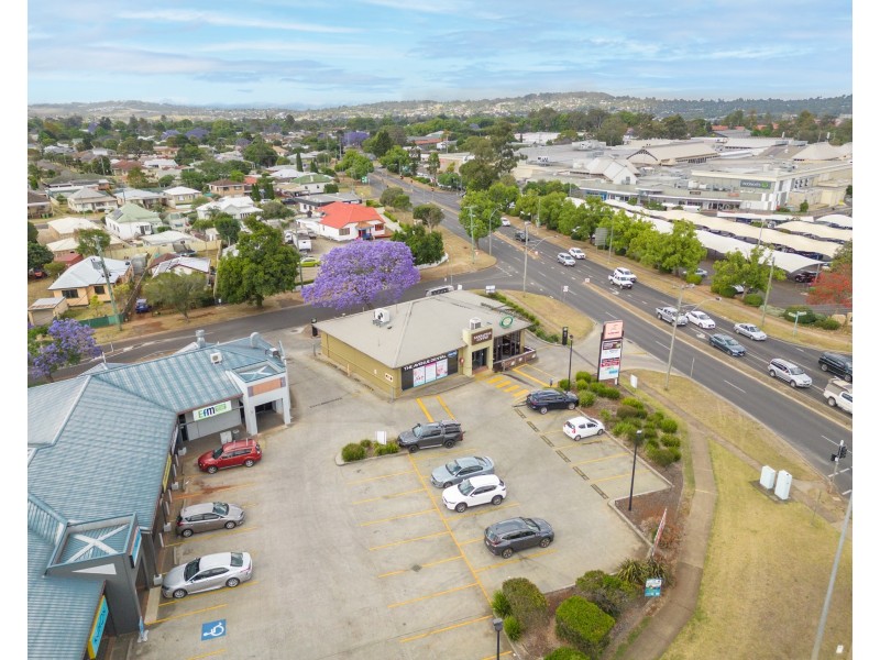 Shop 8/131 Anzac Avenue, Newtown QLD 4350