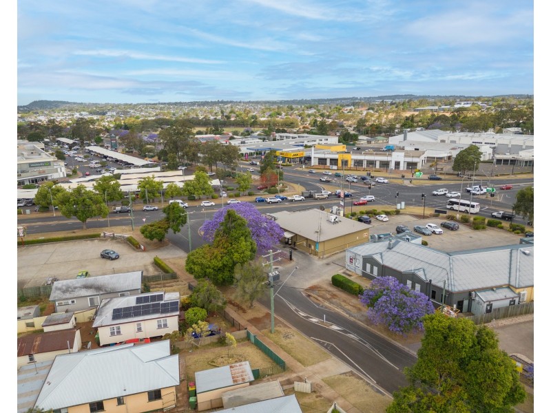 Shop 8/131 Anzac Avenue, Newtown QLD 4350