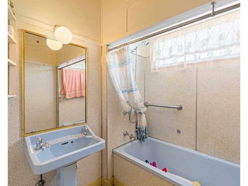 296 Alderley Street, Centenary Heights QLD 4350