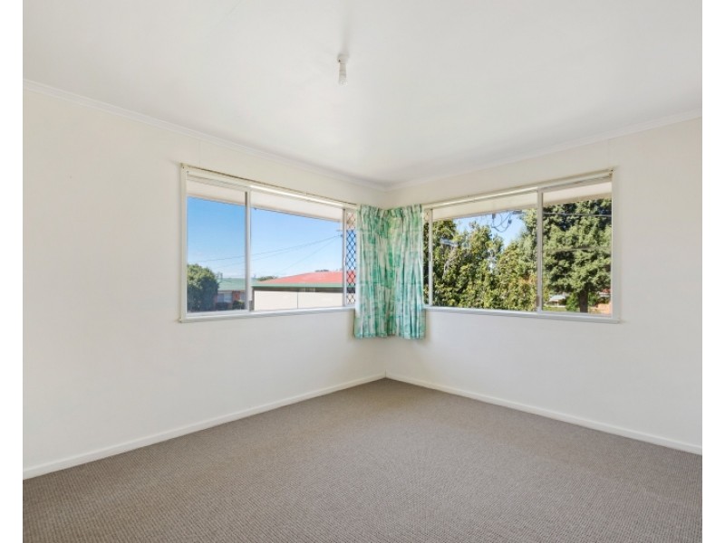 5 Evon Street, Rockville QLD 4350