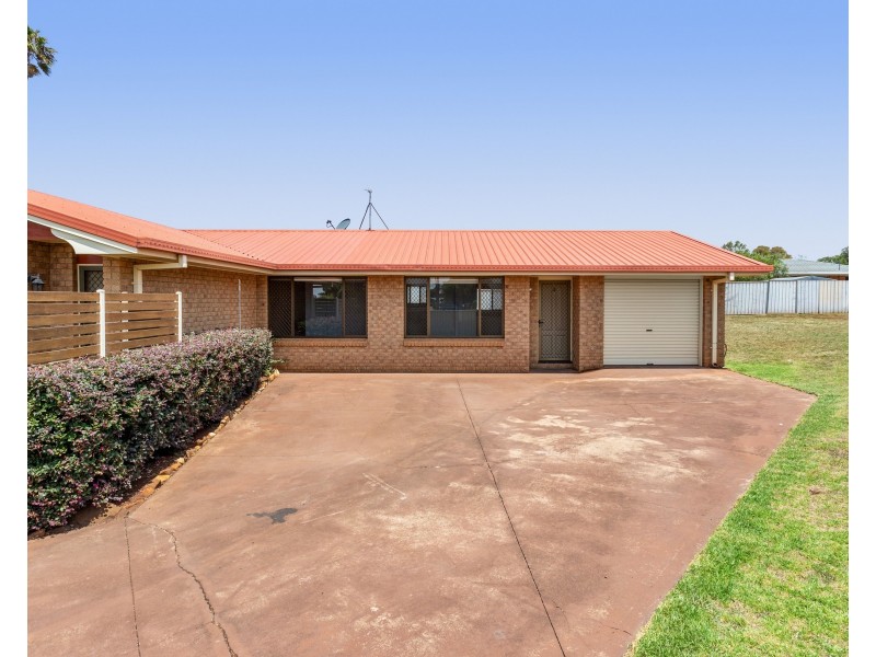 Unit 2/36 Jennifer Crescent, Darling Heights QLD 4350