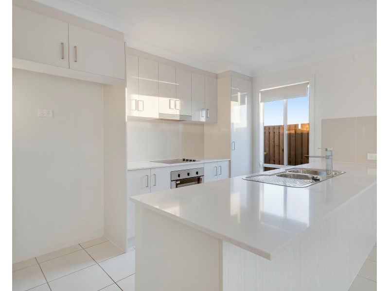 7 Downs Street, Glenvale QLD 4350