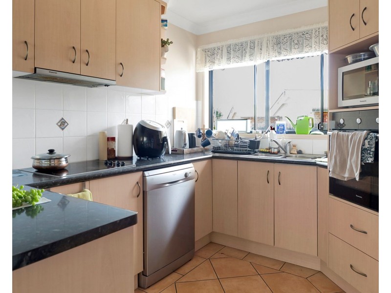 Unit 1/8 Paulene Crescent, Kearneys Spring QLD 4350