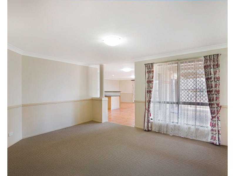 33 Fry Street, Middle Ridge QLD 4350