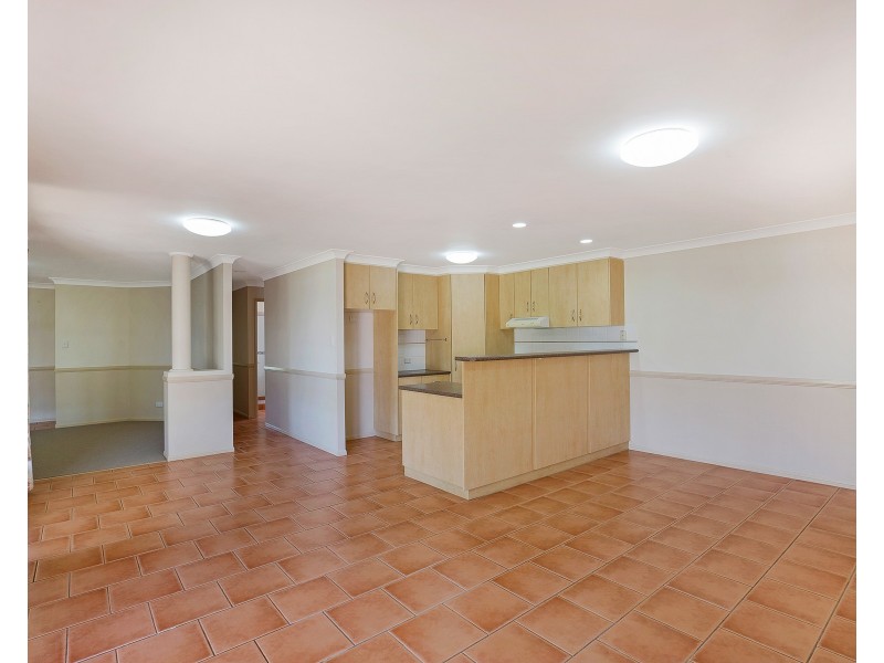 33 Fry Street, Middle Ridge QLD 4350